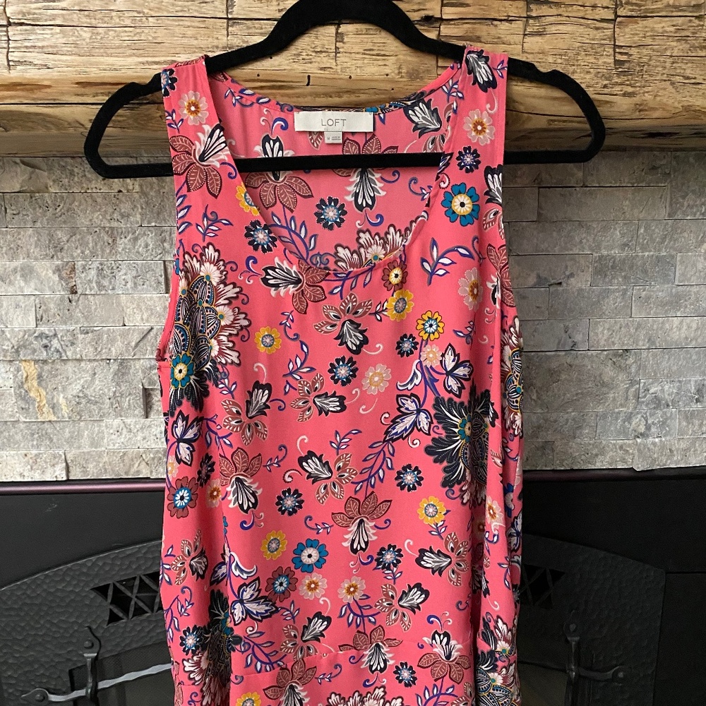 Loft Brand Sleeveless Scoop Neck Blouse